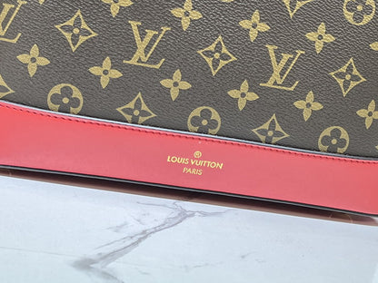 Bolsa LOUIS VUITTON
28x20x11.5cm