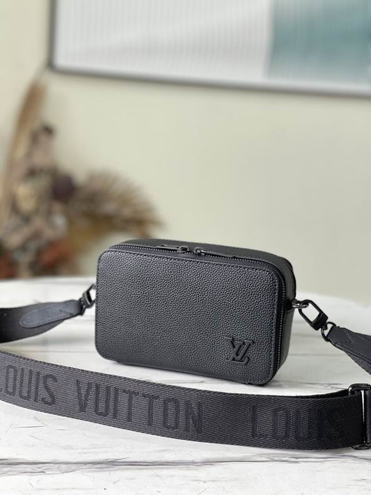 Cartera Louis Vuitton Alpha Wearable 18.5x11x6.5 cm