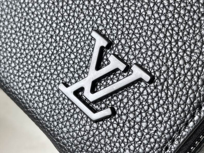 Cartera Louis Vuitton Alpha Wearable 18.5x11x6.5 cm