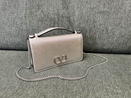 Bolsa Garavani Vlogo Signature